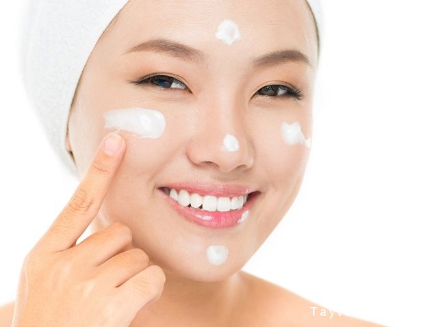 BÔI KEM CHỐNG NẮNG NHƯ THẾ NÀO THÌ ĐÚNG CÁCH Băng Giang Beauty Spa